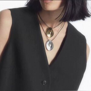 New Gold Pendant Necklace